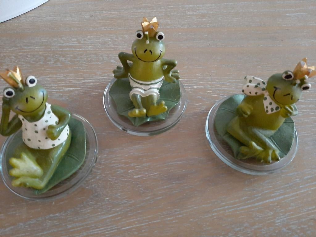 3 kikker kaarsen, Ophalen