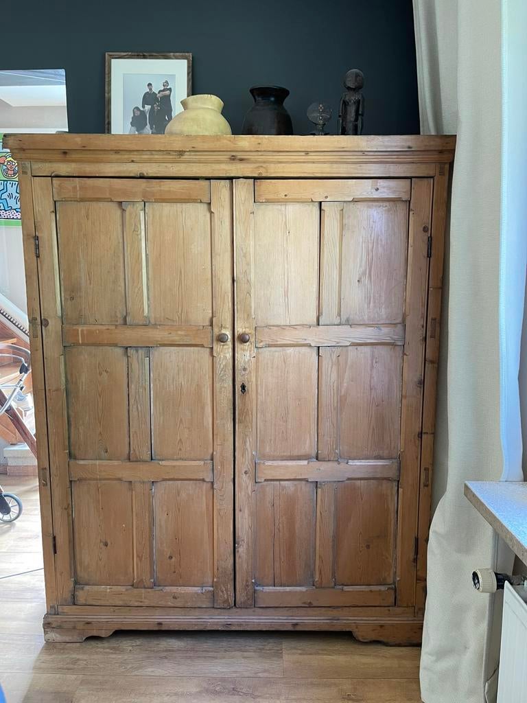 Antieke franse eiken kast., Ophalen