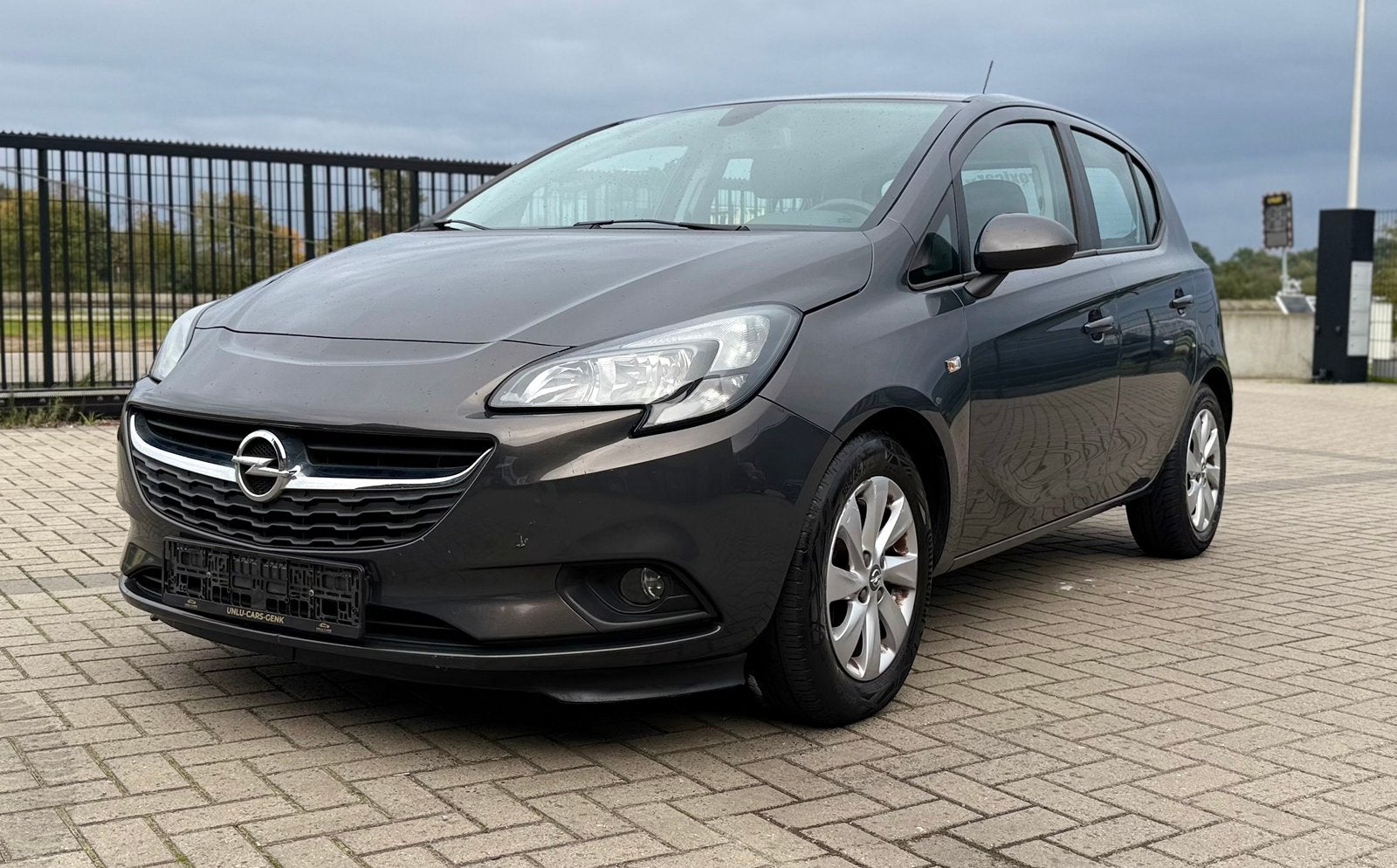 OPEL CORSA - ESSENCE - 2016 - 175.000KM - MANUELLE, Autos, Achat, Euro 6, Boîte manuelle, Noir