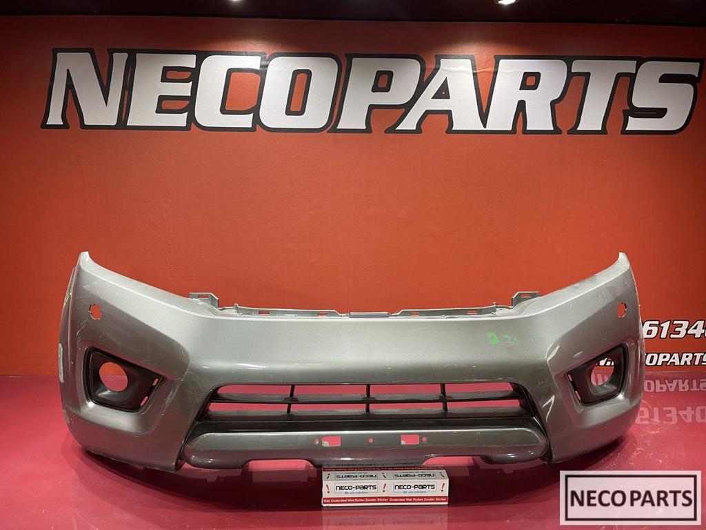 NISSAN NAVARA  3 VOORBUMPER BUMPER ORIGINEEL ALLES LEVERBAAR, Autos : Pièces & Accessoires, Arrière, -, Haillon arrière, Utilisé