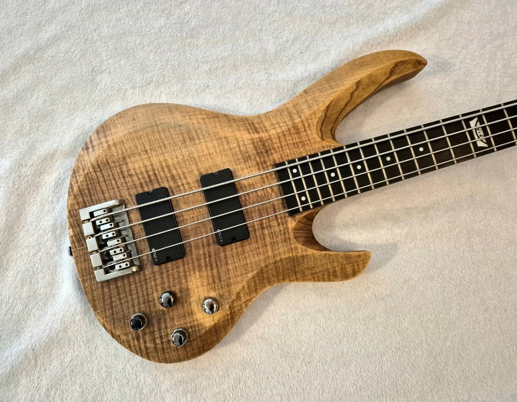 VGS Cobra Pro, Musique & Instruments, Instruments à corde | Guitares | Basses, Utilisé, Électrique, 5 cordes, Enlèvement