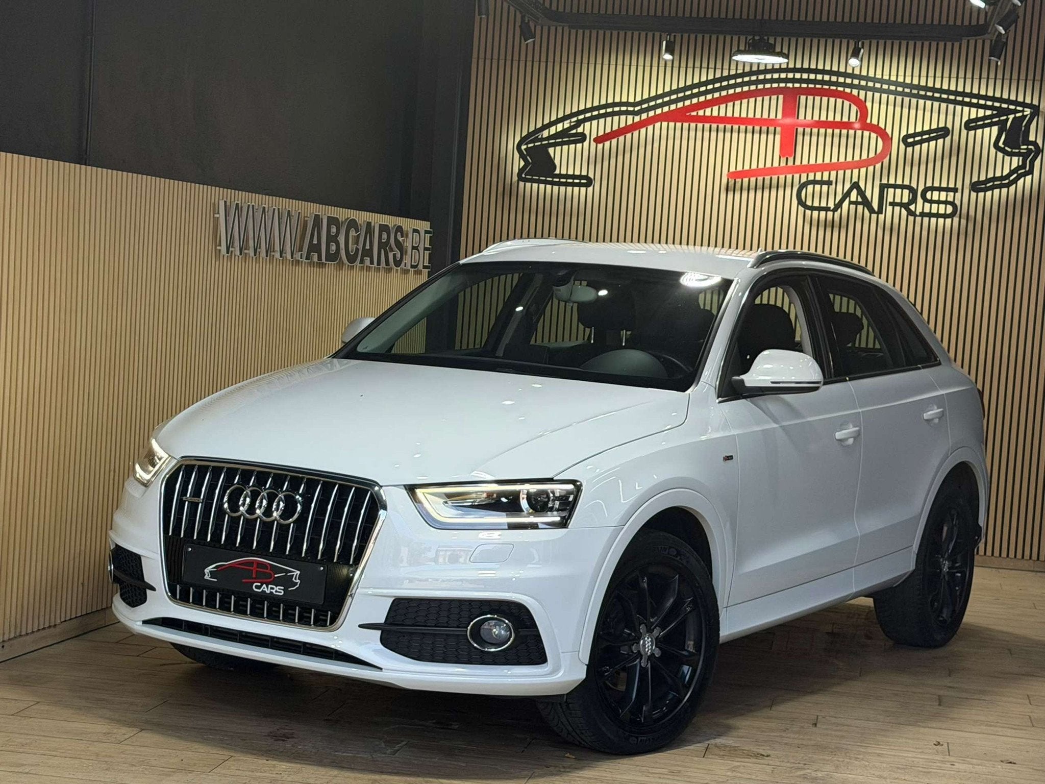 Audi Q3 2.0 TDi Quattro S line S tronic * GARANTIE 12 MOIS *, Autos, Audi, Euro 5, Achat, Entreprise, 1968 cm³