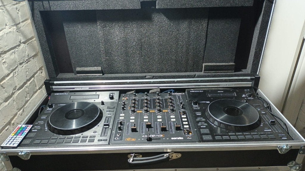 Allen & Heath 43c + 2x Denon LC 6000 Prime + Case, Musique & Instruments, Autres marques, Enlèvement ou Envoi, DJ-Set, Comme neuf