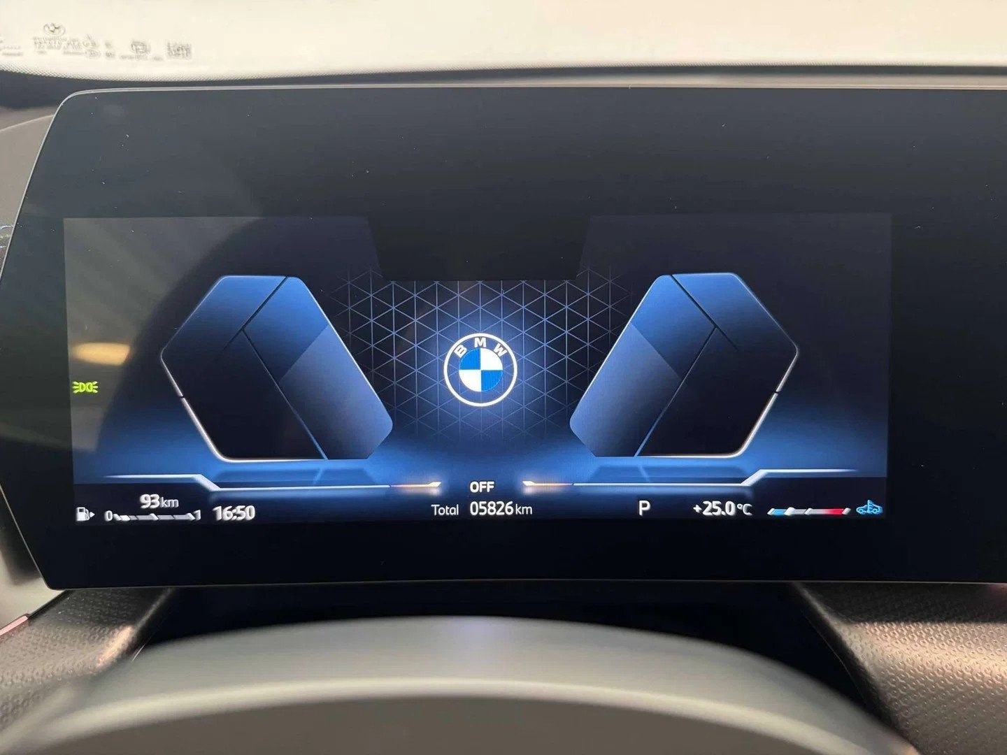 BMW X1 X1 1.5iAS sDrive18 M-PAKKET - camera - stoelverwarmin, Auto's, Gebruikt, Zwart, 136 pk, Alcantara