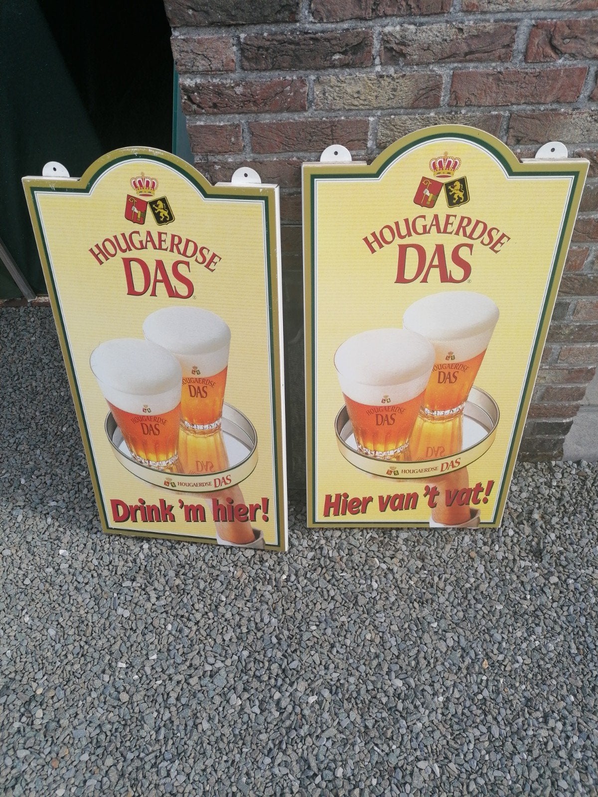 2 verschillende Hoegaarden borden, Verzamelen, Ophalen, Zo goed als nieuw
