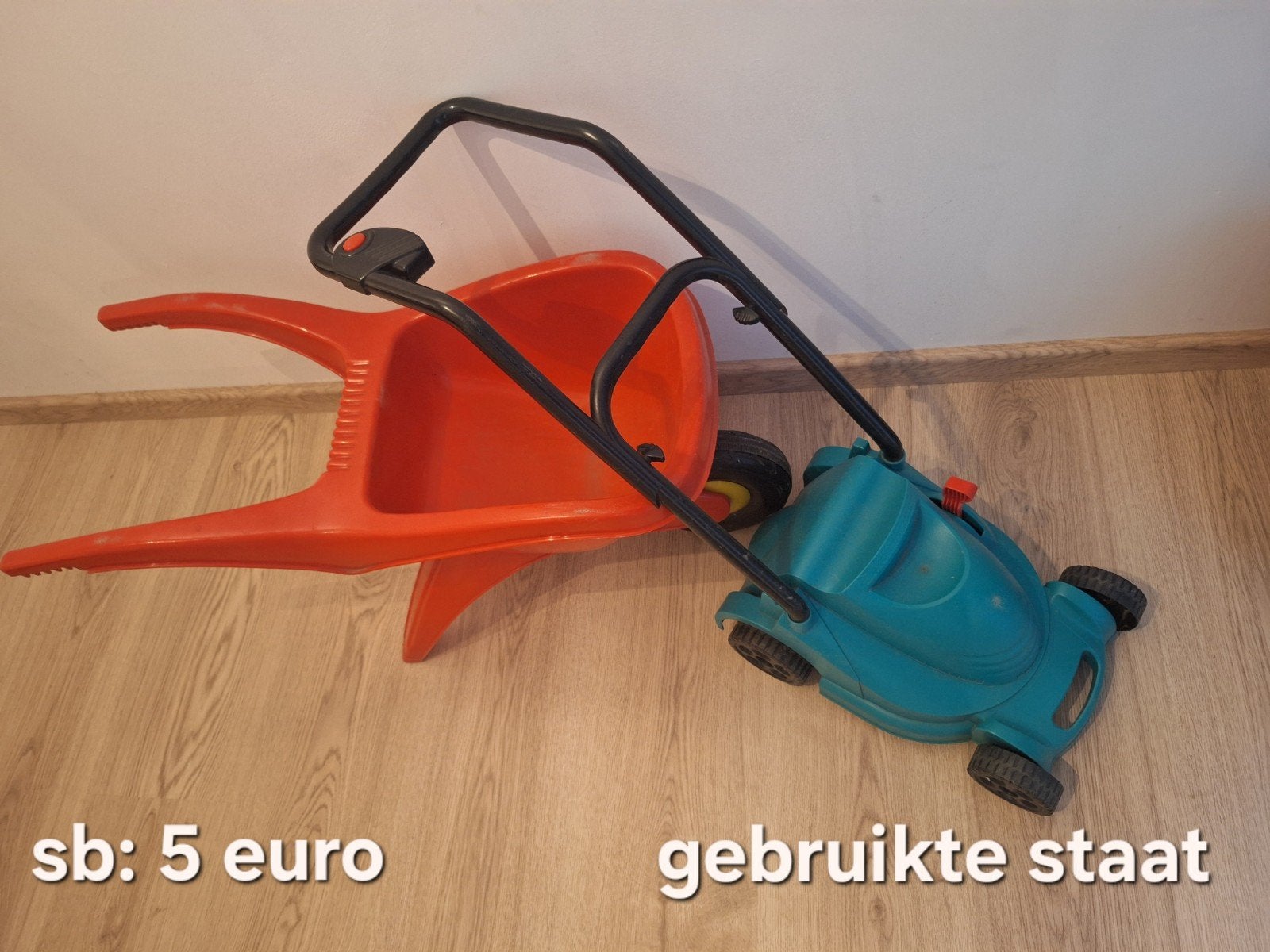 kruiwagen en grasmaaier, Ophalen, Gebruikt