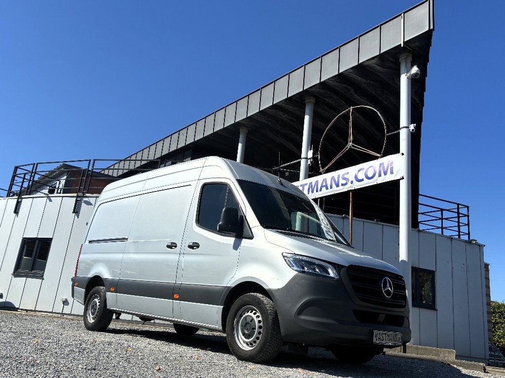 Mercedes-Benz Sprinter 319 38.800€+BTW Trekhaak 3500 kg L2H2, Auto's, Bestelwagens en Lichte vracht, Automaat, Dealer onderhouden