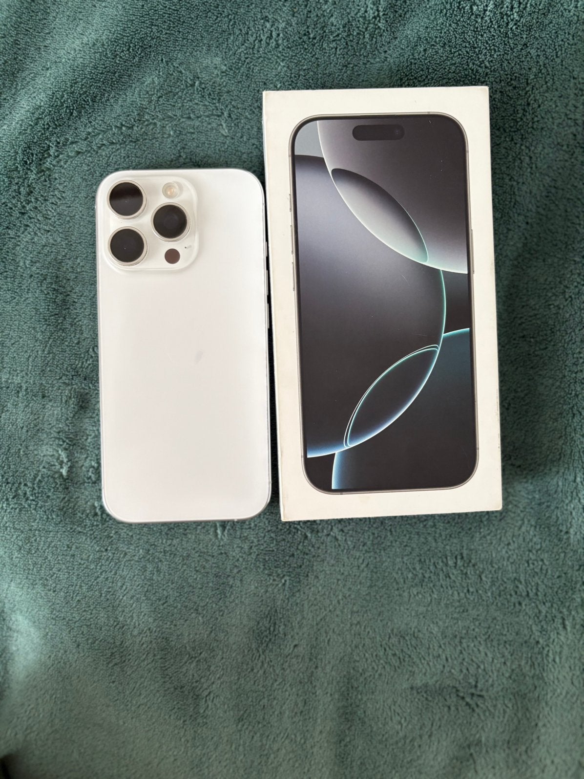 iPhone 16 Pro 256 White Titanium, Comme neuf, Enlèvement, Blanc, 92 %