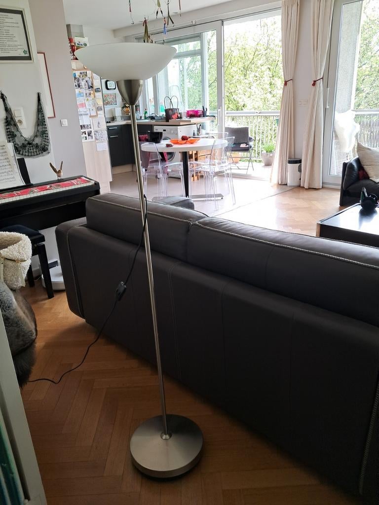 Lampadaire, Ophalen