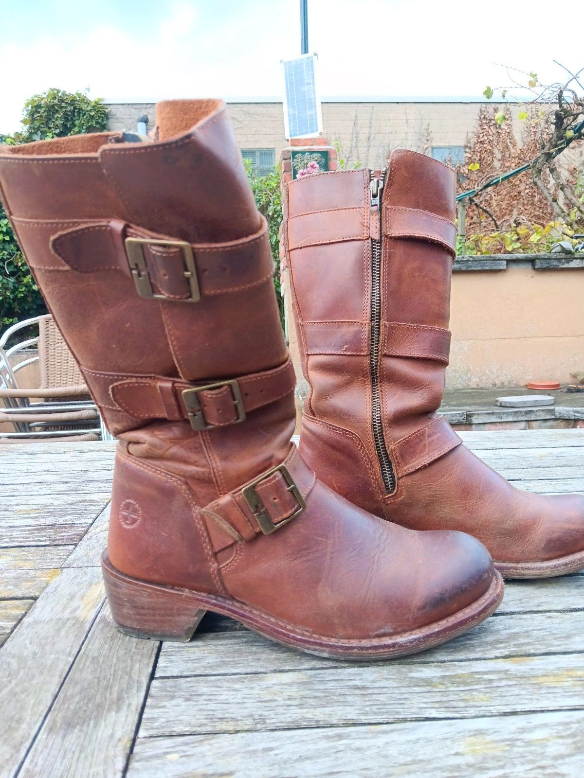boots dr. Martens, Enlèvement
