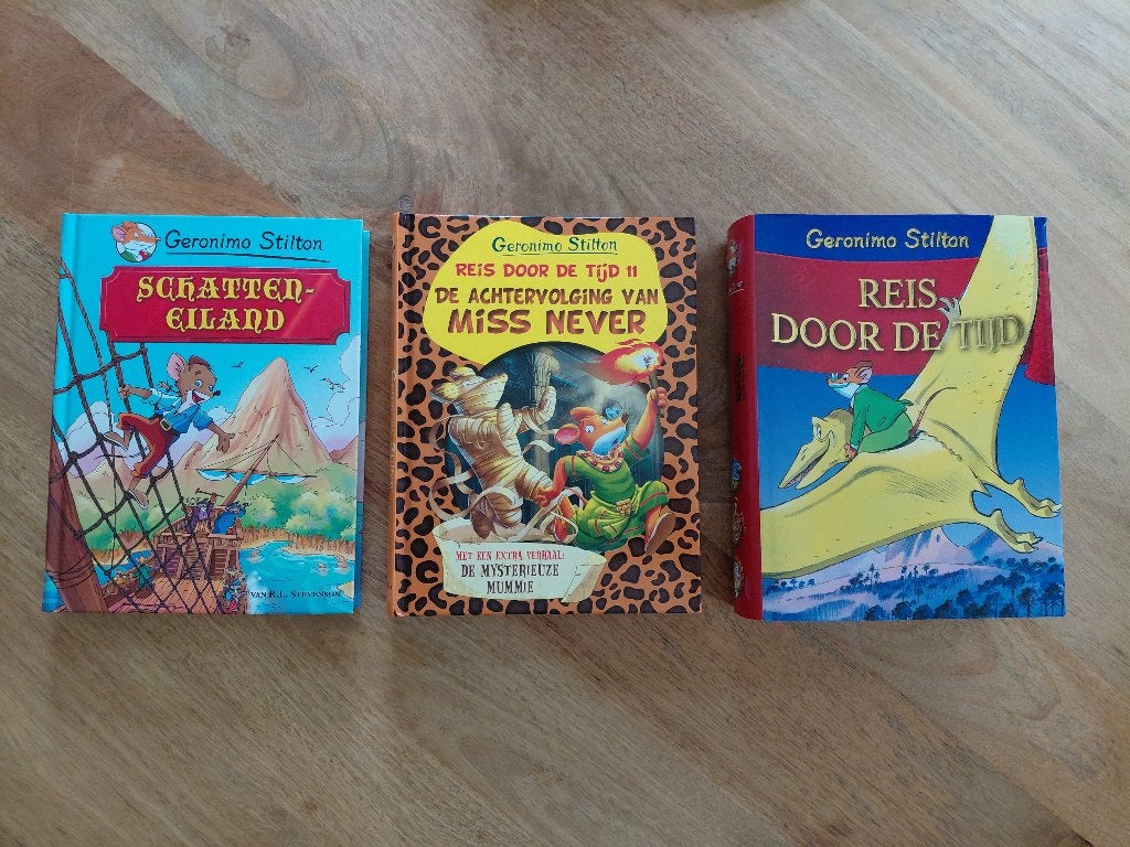 3 boeken Geronimo Stilton, Ophalen of Verzenden, Zo goed als nieuw