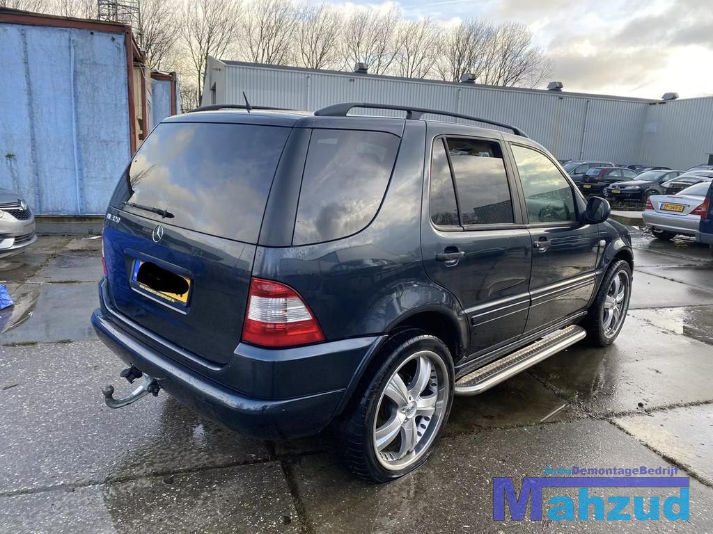 MERCEDES ML W163 donker Groen 189 rechts achter deur 1998-20, Auto-onderdelen, Gebruikt, Mercedes-Benz AG, Deur, Mercedes-Benz