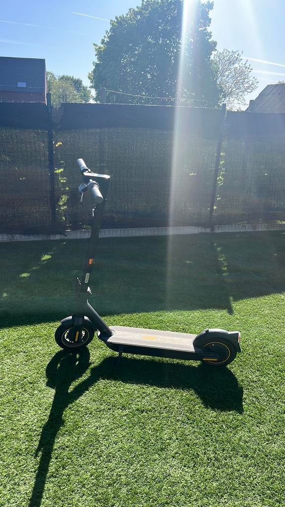 Ninebot kickscooter max step, Fietsen en Brommers, Ophalen, Zo goed als nieuw, Elektrische step (E-scooter)