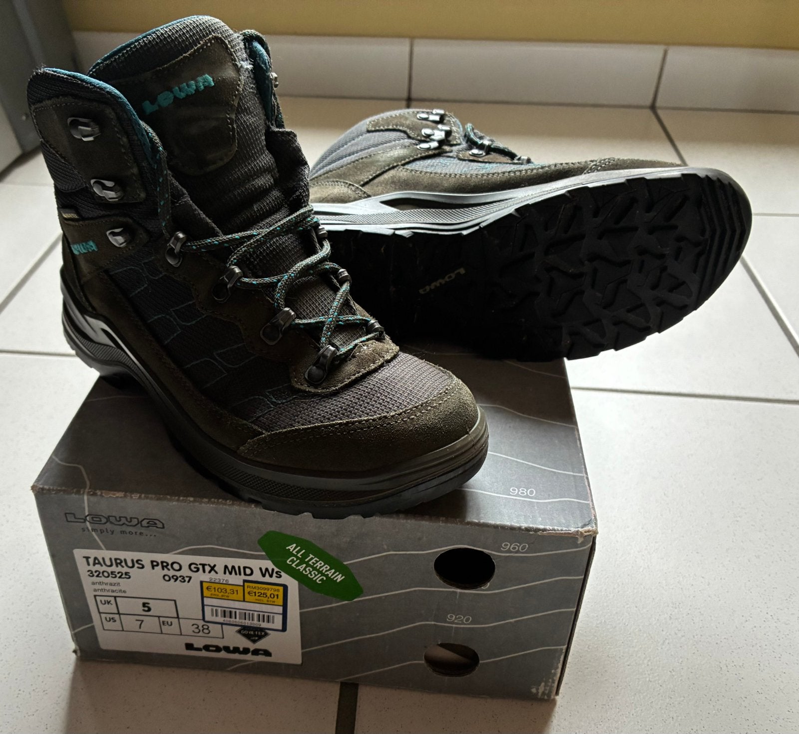 Lowa wandelschoenen, Ophalen, Zo goed als nieuw, Wandelschoenen