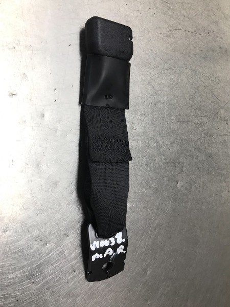 BOUCLE DE CEINTURE CENTRE ARRIÈRE Subaru Trezia (01-2011/-), Utilisé, Subaru