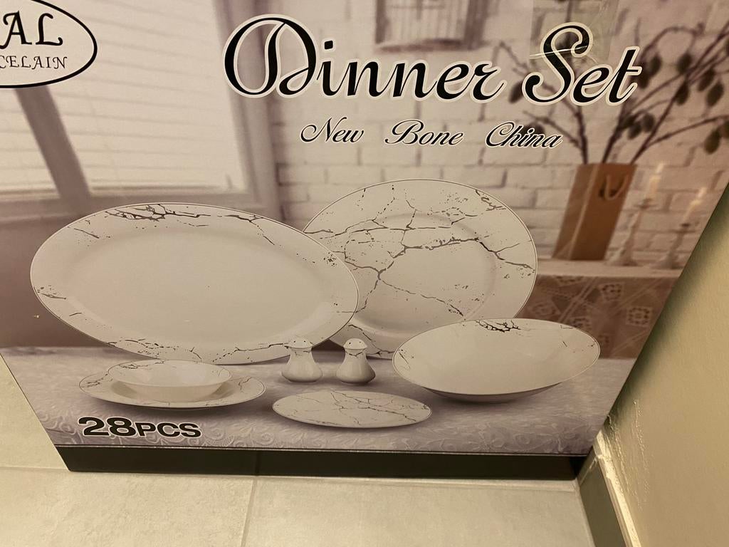 Serviesset/ Dinner set NIEUW in doos, Ophalen, Zo goed als nieuw