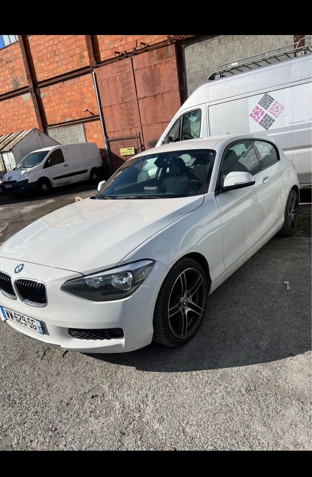 BMW SERIE 1/F21 auto., Auto's, Zwart, Wit, Particulier, Euro 4