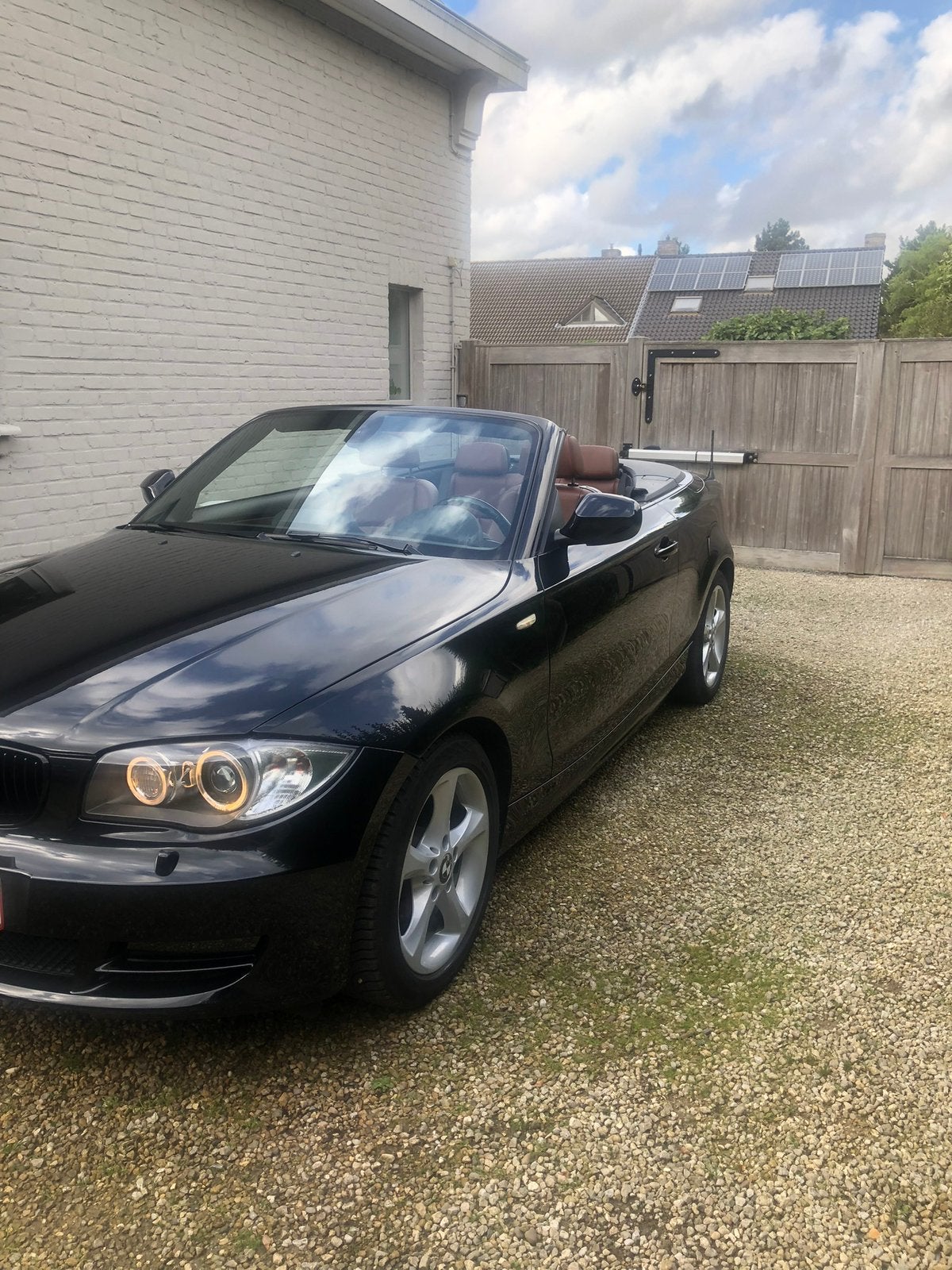 Bmw 1  cabrio. Zwarte kleur met cognac zetels perfecte  auto, Auto's, BMW, 100 kW, 4 cilinders, Cabriolet, Zwart