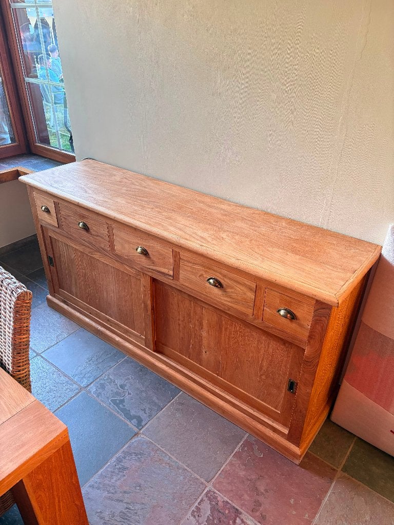 Massief houten dressoirkast / buffetkast – 190 cm breed, Huis en Inrichting, Kasten | Buffetkasten, Ophalen, Gebruikt, Met deur(en)