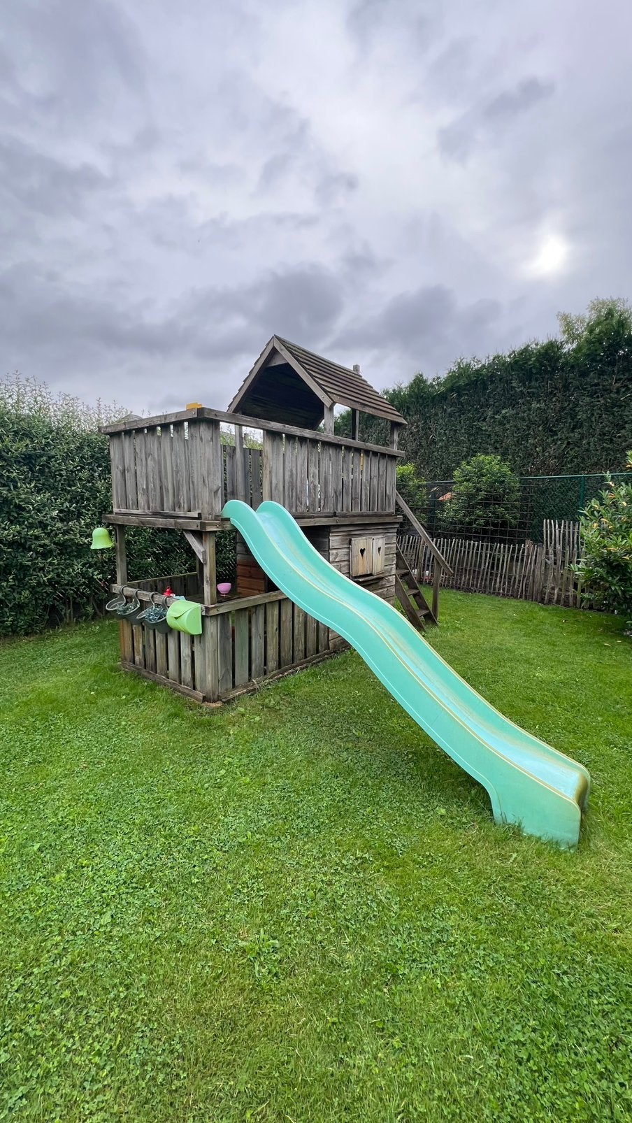 Speelhuis voor in de tuin, Enfants & Bébés, Jouets | Extérieur | Aires de jeux, Comme neuf, Toboggan, Enlèvement