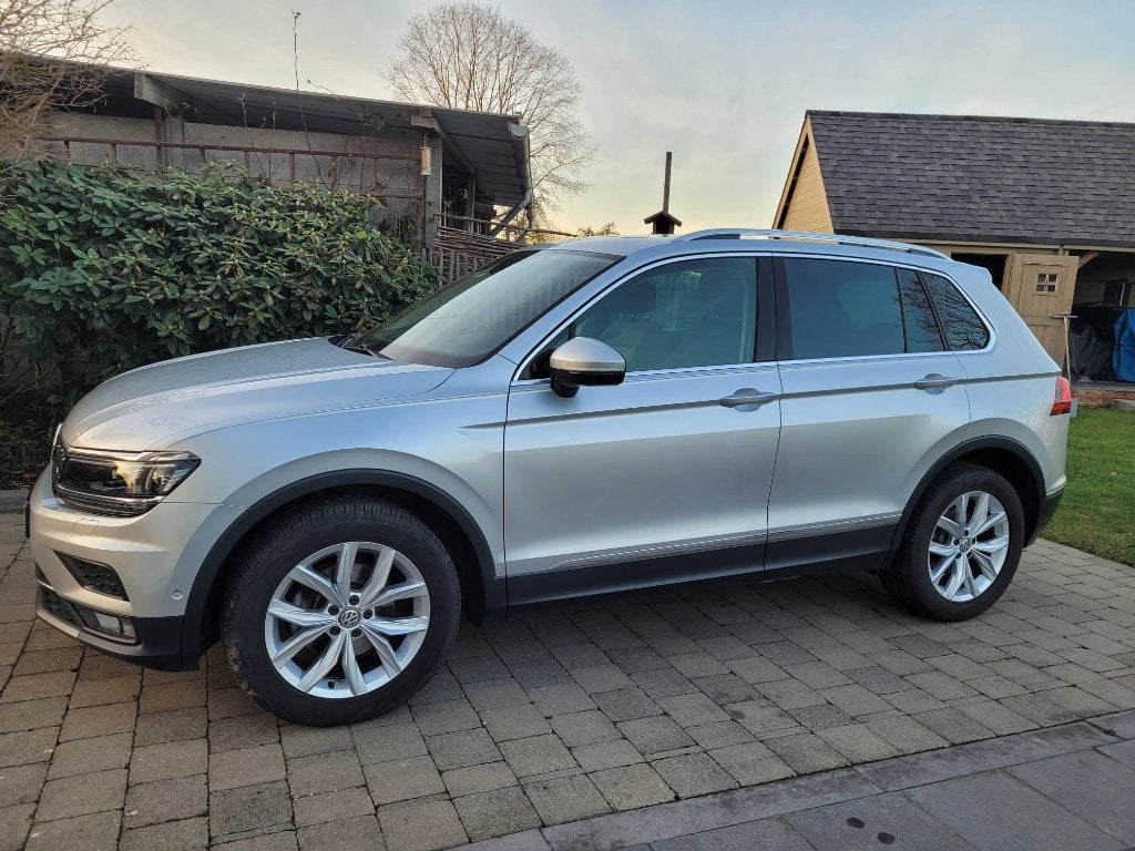 VW Tiguan 4x4, Auto's, Automaat, 4 deurs, 4 cilinders, Leder