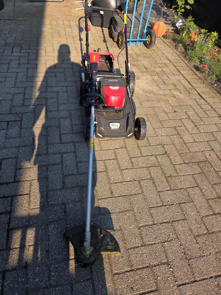 Accu GRASMAAIER EN KANTEN MAAIER KOOP OF RUIL!!!, Ophalen, Zo goed als nieuw