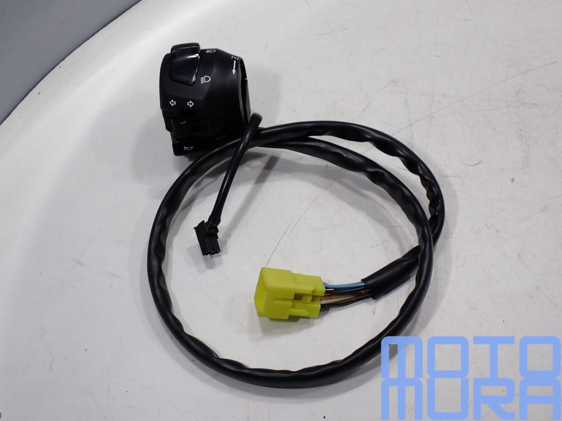Nieuwe stuurschakelaar Suzuki GSF 1200 600bandit 1996 - 2000, Klantenservice@suzuki.nl, Postbus 77, 4130 EB Vianen, Nieuw, Suzuki Nederland (B.V. NIMAG)