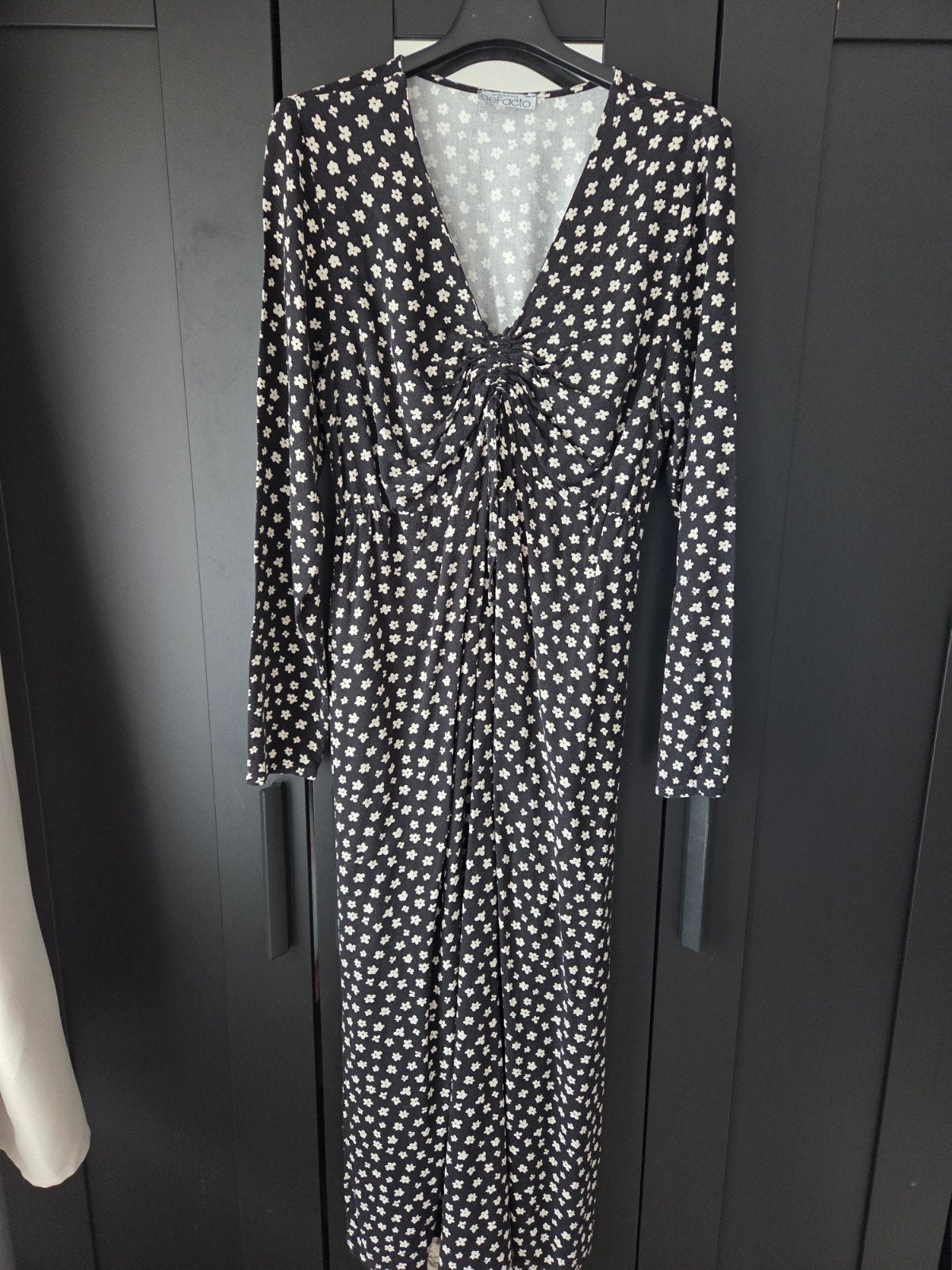 Lange jurk, Kleding | Dames, Ophalen, Zo goed als nieuw, Maat 38/40 (M), Zwart