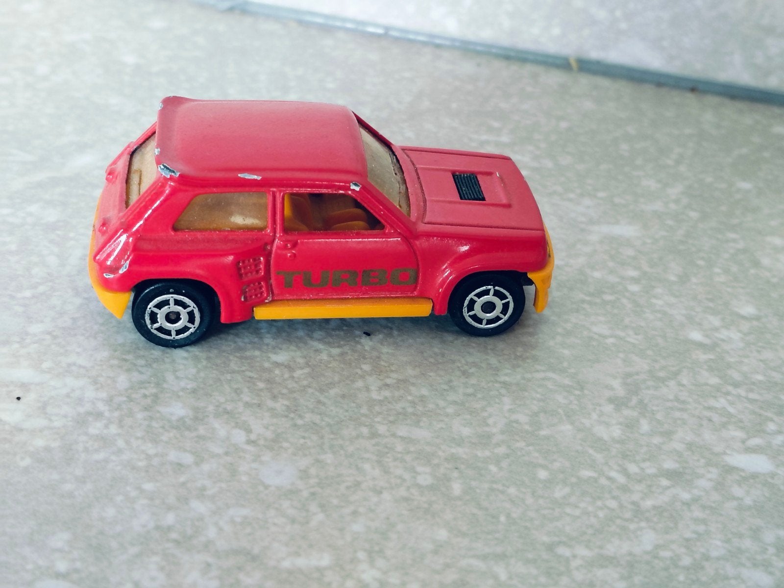 vintage auto Majorette Renault 5 turbo jaren 80, Hobby & Loisirs créatifs, Voitures miniatures | 1:50, Enlèvement ou Envoi, Voiture