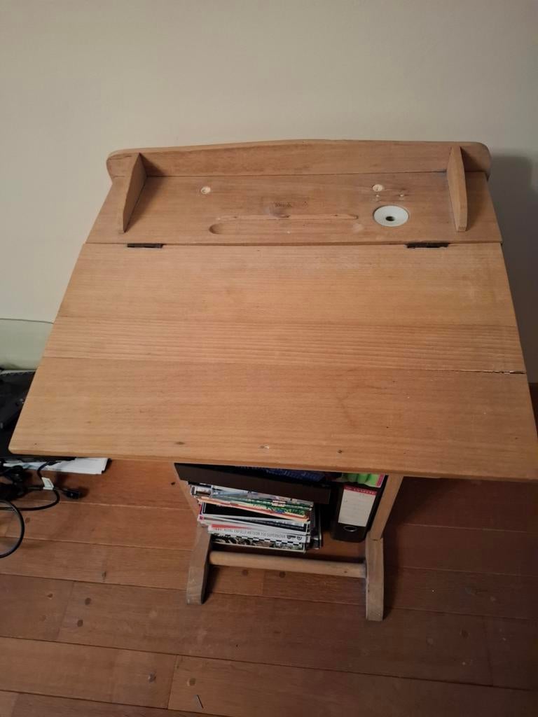 Ancien banc écolier en tb etat, Enlèvement