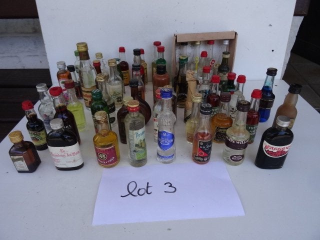 Collection 50 mignonettes alcool – lot 3 -bouteilles fermées, Enlèvement ou Envoi