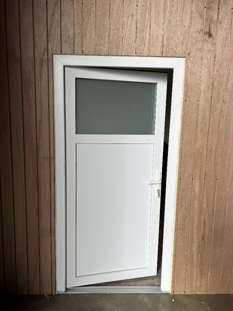 Portes de services PVC Blanc 5 points de fermetures en stock, Bricolage & Construction, Vitres, Châssis & Fenêtres, Enlèvement ou Envoi