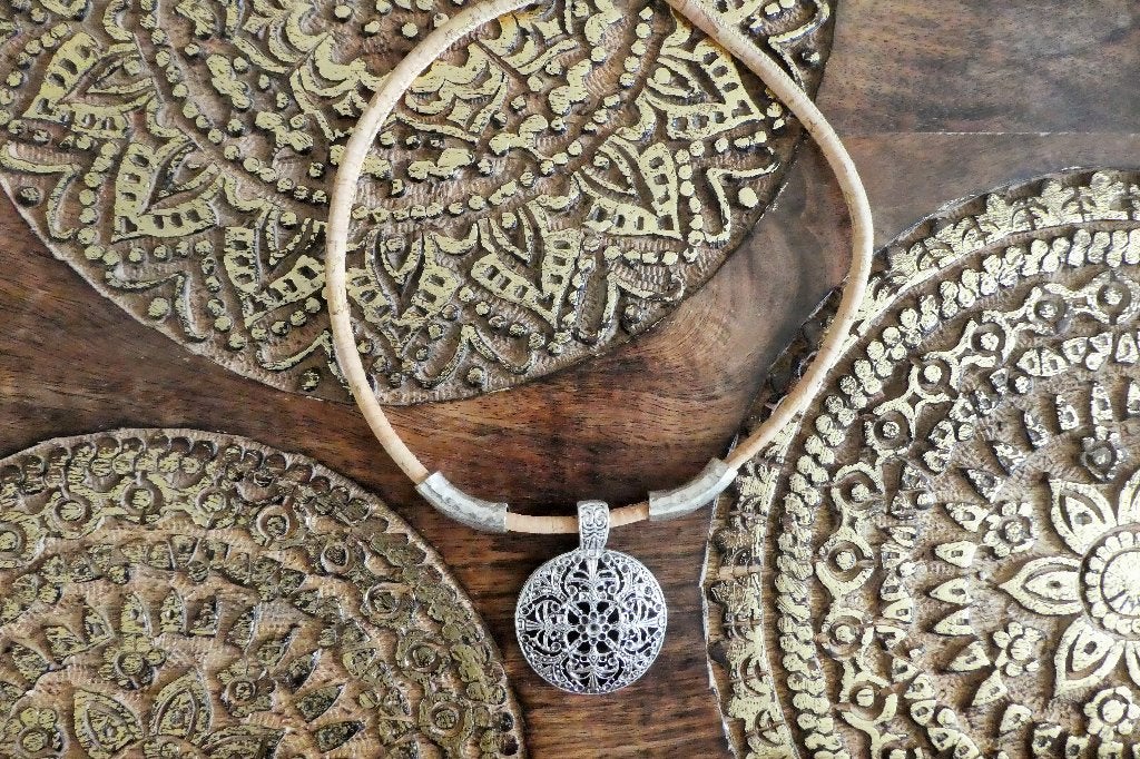 Joli Collier Style Ethnique NEUF !, Handtassen en Accessoires, Kettingen, Ophalen, Nieuw
