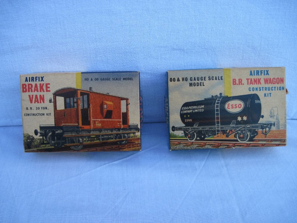 Airfix, 2 doosjes jaren 60, Hobby en Vrije tijd, Modelbouw | Overige, Ophalen of Verzenden