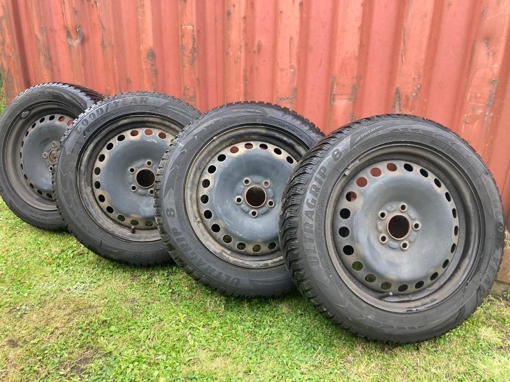 Winterbanden Goodyear op velg (4 stuks), Auto-onderdelen, Ophalen, Gebruikt, 16 inch, Banden en Velgen