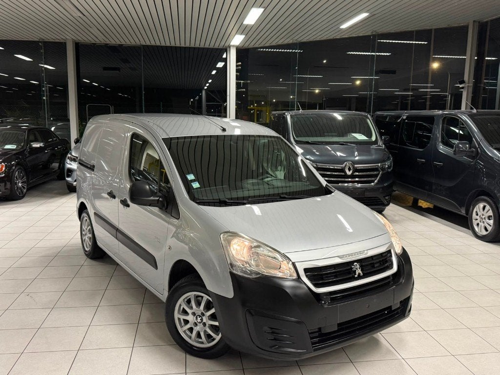 Peugeot Partner Utilitaire 3 Places 1.6i Essence 72kW, Autos, Achat, Euro 6, Entreprise, Boîte manuelle