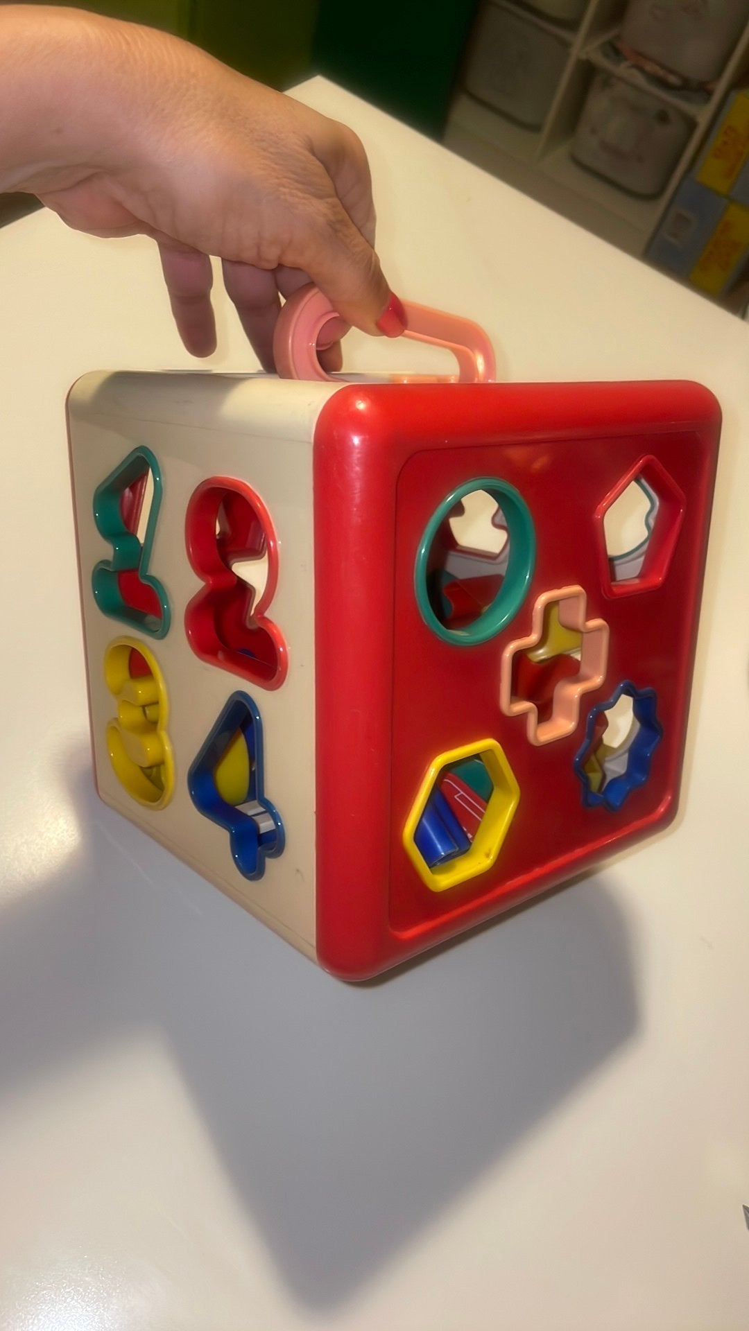 Un coffret d’eveil en plastique eveil bebe 6-36 mois, Enfants & Bébés, Enlèvement ou Envoi, Utilisé, Autres types