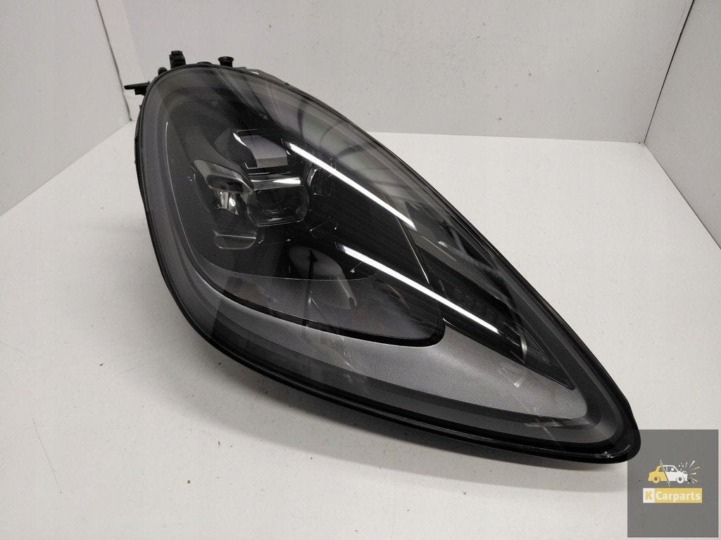 9Y0941034AK, Porsche Cayenne 9Y Full Led Zwart GTS rechterla, Gebruikt, Porscheplatz 1
70435  Stuttgart, DE, Porsche, Info@porsche.de
