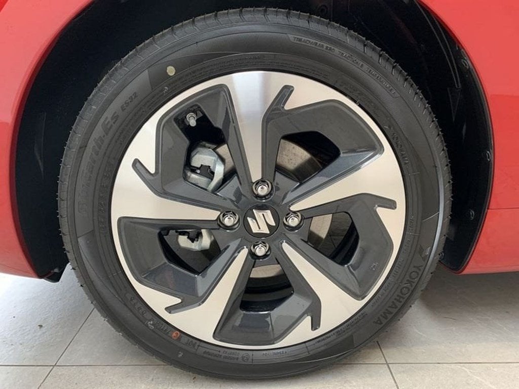 Suzuki Swift Grand Luxe Xtra CVT, Autos, Suzuki, Rouge, Achat, Euro 6, Entreprise