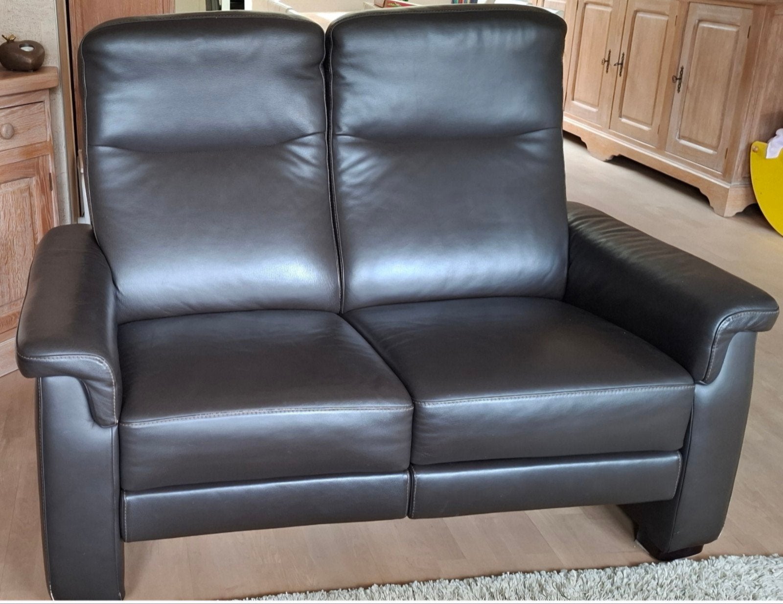 cuir 2 places avec 2 relax manuels et 3 places, Enlèvement, Comme neuf, Banc droit, Cuir
