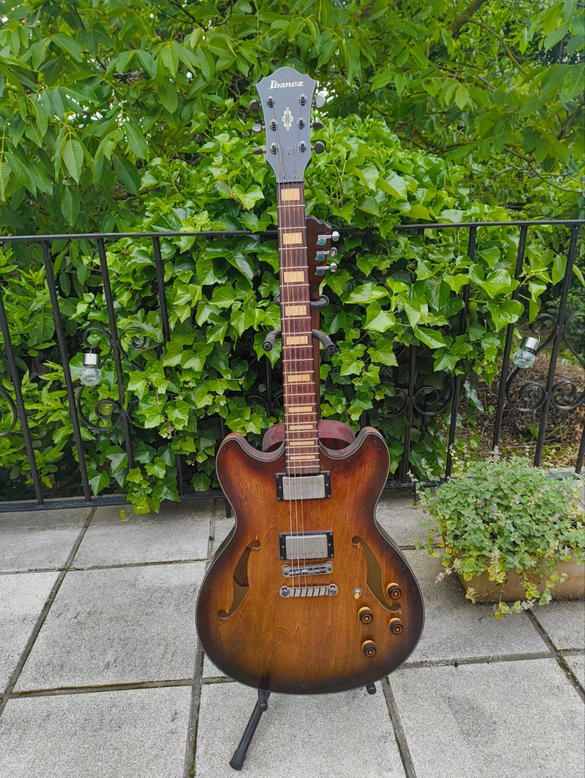 Ibanez Artcore AMV-10A Tobacco Burst Relic, Enlèvement, Hollow body, Ibanez