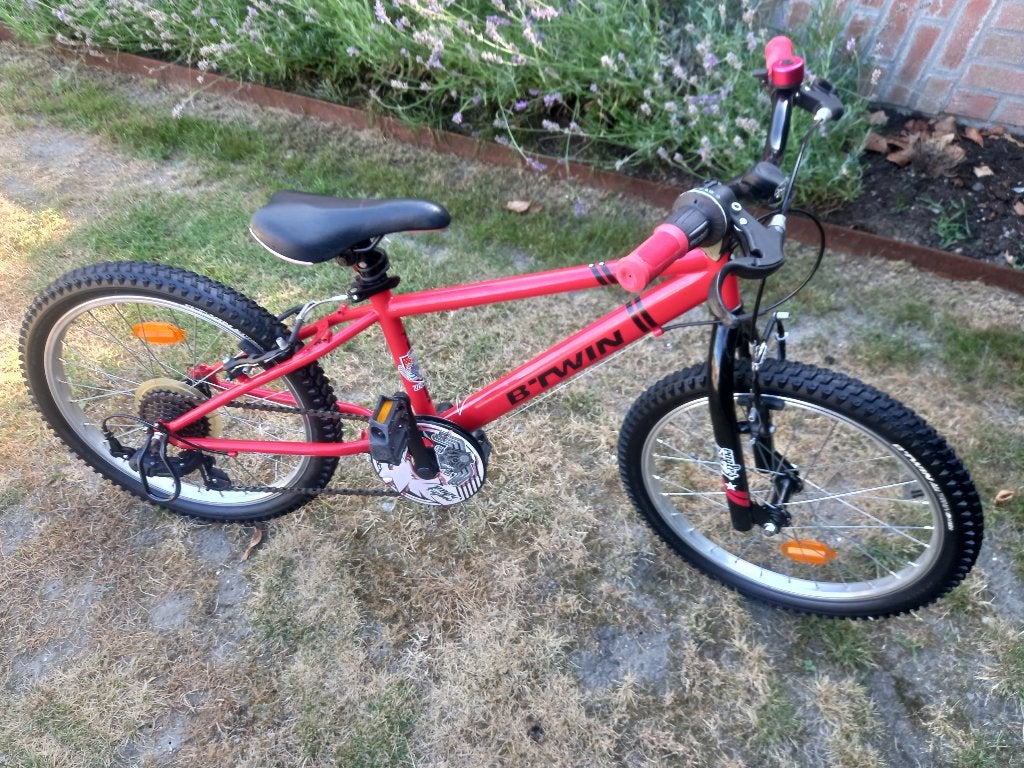 Très beau vélo Decathlon 20 pouces pour garçon, Vélos & Vélomoteurs, Vélos | Garçons, Comme neuf, 20 pouces, Vitesses, Enlèvement