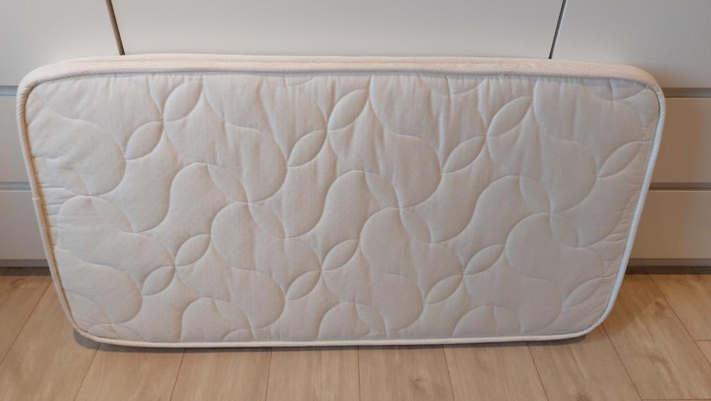 Matras baby bed. 120cm x 60cm, Huis en Inrichting, Slaapkamer | Matrassen en Bedbodems, Ophalen, Zo goed als nieuw, Matras