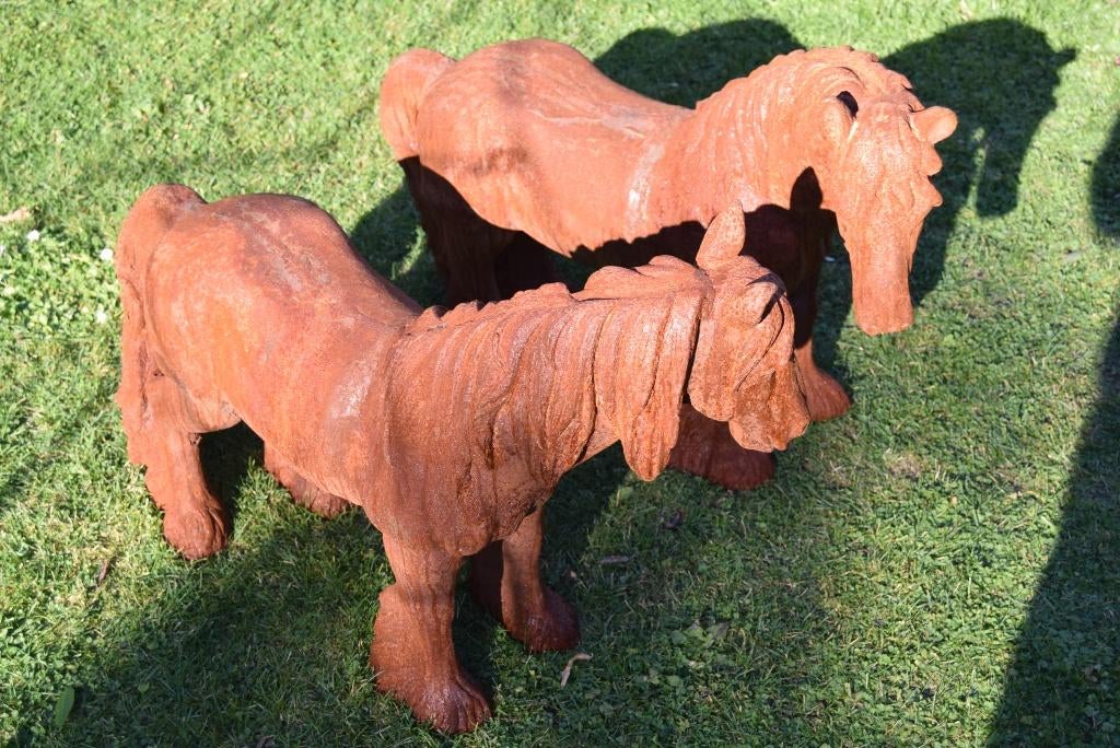 CHEVAUX DE TRAIT EN FONTE PATINEE (la paire)., Enlèvement, Comme neuf, Autres matériaux, Animal