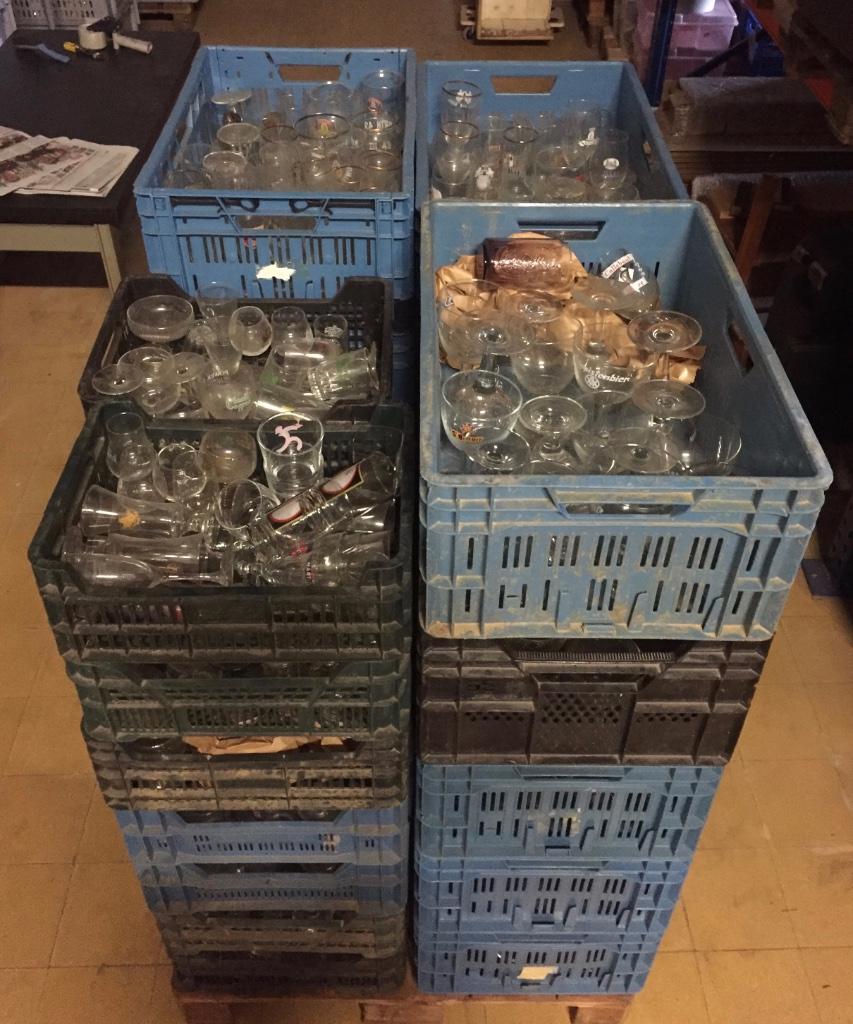 Partij bierglazen, 2 paletten vol, Verzamelen, Biermerken, Zo goed als nieuw, Glas of Glazen, Overige merken, Ophalen