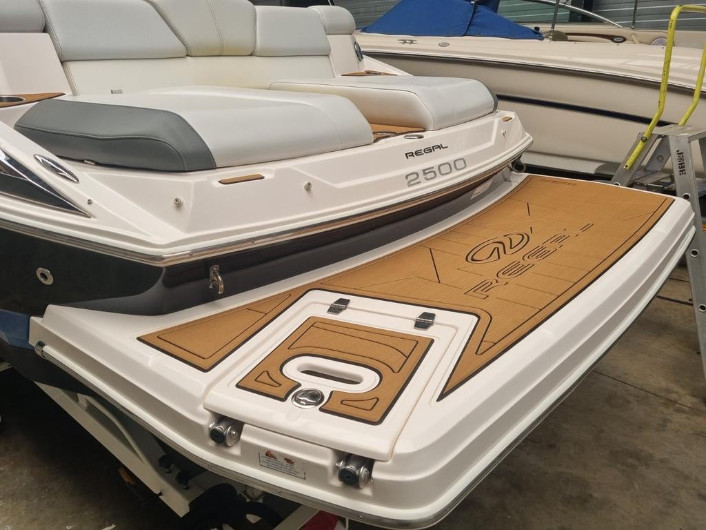 TEAK LOOK - showroom te Lommel, Watersport en Boten, Speedboten, Ophalen, Zo goed als nieuw