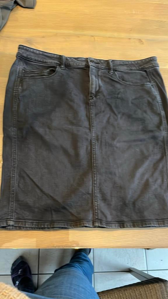 Jupe esprit confortable en bon état, taille 33, 47 cm, Enlèvement ou Envoi, Comme neuf, Longueur genou, Esprit