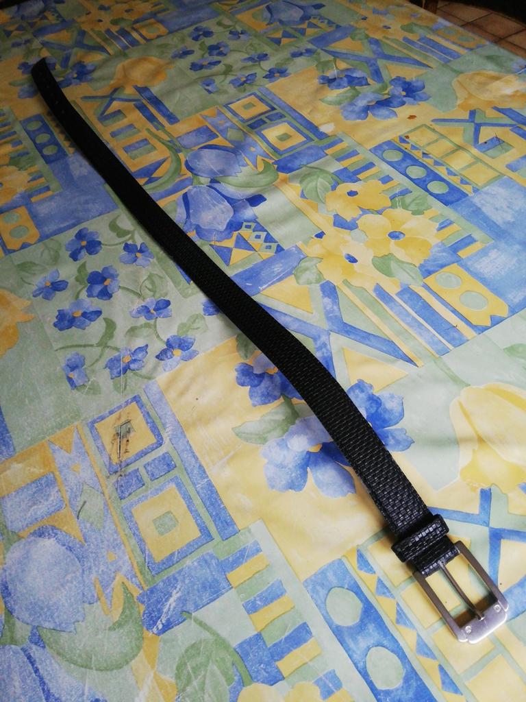 Ceinture homme noire. 80cm L. 3cmlarge.Neuve., Enlèvement ou Envoi, Comme neuf, Ceinture