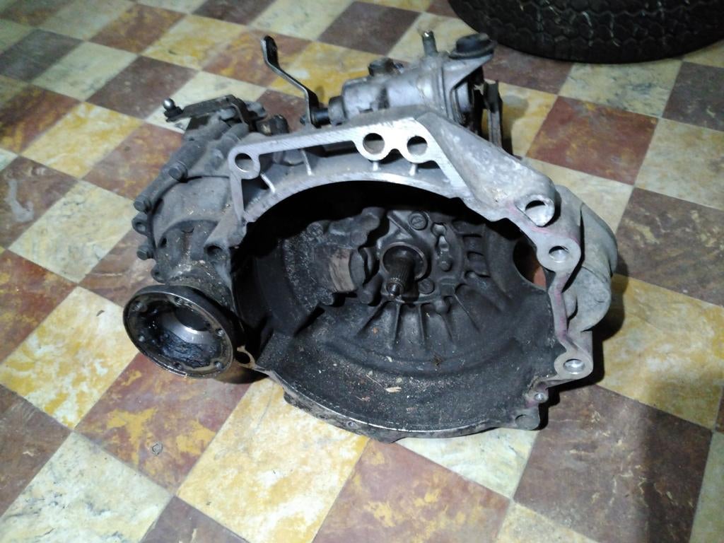 Te koop, voor VW Golf 2 en Jetta, versnellingsbak met 5., Auto-onderdelen, Ophalen of Verzenden, Gebruikt, Volkswagen