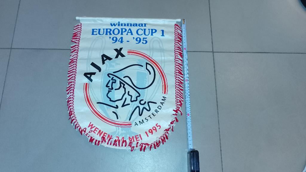 groot vintage vaandel Ajax winnaar EC1 1995, Enlèvement ou Envoi, Utilisé, Accessoires de club